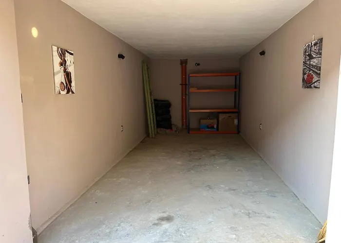 Apartment Garden Gate *